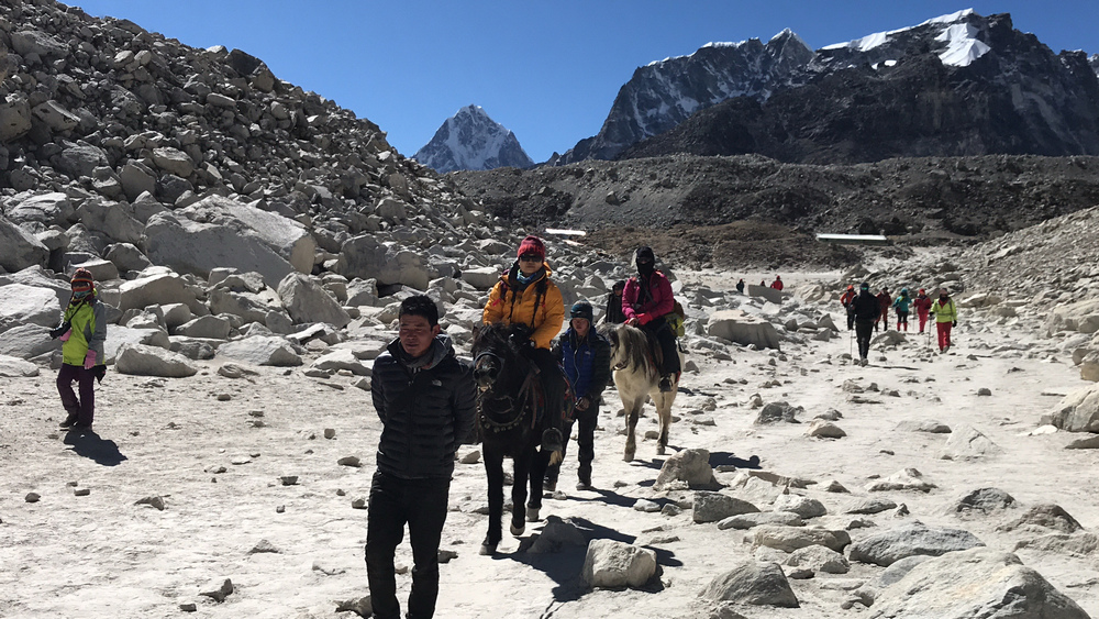 尼泊爾:聖母峰基地營健行 -7 Lobuche(羅布崎)→G