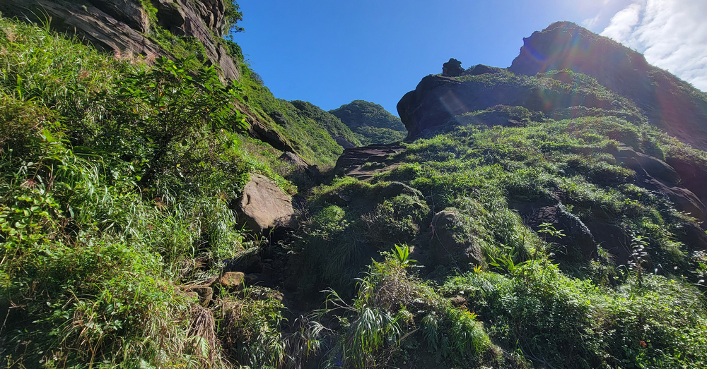 黃金九稜:南雅山西峰、南雅山、門牙岩小O繞