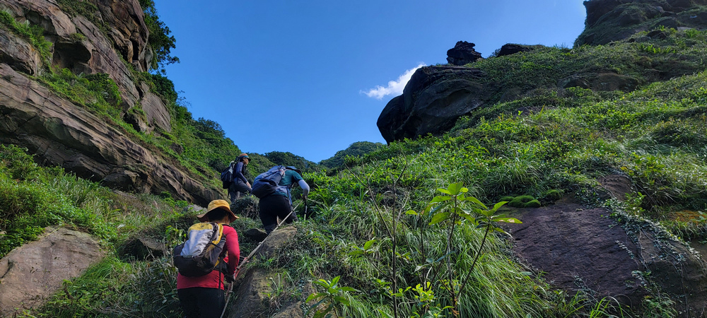 黃金九稜:南雅山西峰、南雅山、門牙岩小O繞