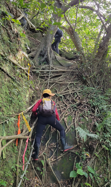 黃金九稜:南雅山西峰、南雅山、門牙岩小O繞