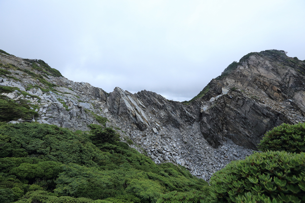 奇萊、卡羅樓與能高越嶺古道東段之2：卡羅樓斷崖